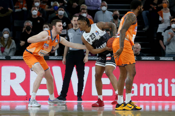 一便是贾斯 一便是贾斯